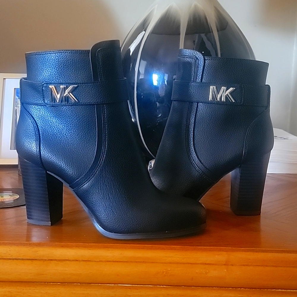 Michael Kors Jilly Boots